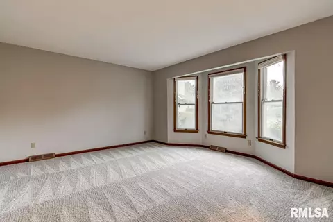 3109 Kensington Dr, Springfield, IL 62702 photo 5