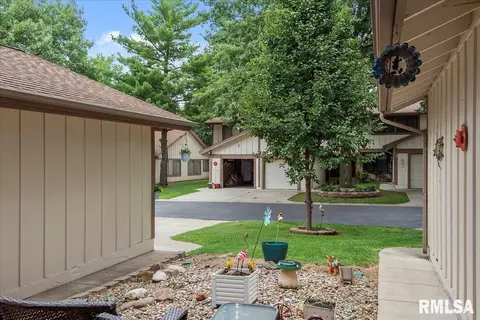 4 Juniper Ln, Springfield, IL 62704 photo 4
