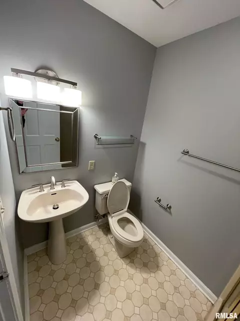 3103 Turning Mill Dr, Springfield, IL 62704 photo 14