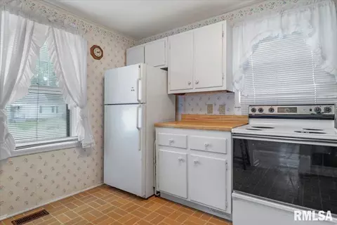2107 E Buchanan St, Springfield, IL 62703 photo 13