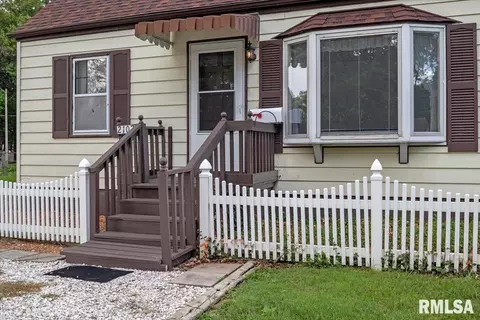 2107 E Buchanan St, Springfield, IL 62703 photo 3