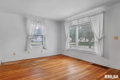 2107 E Buchanan St, Springfield, IL 62703 photo 6