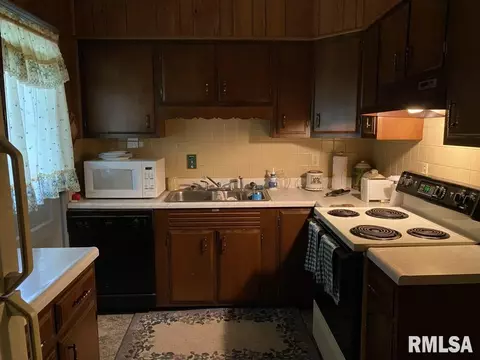 1328 N Ledlie Ave, Springfield, IL 62702 photo 8