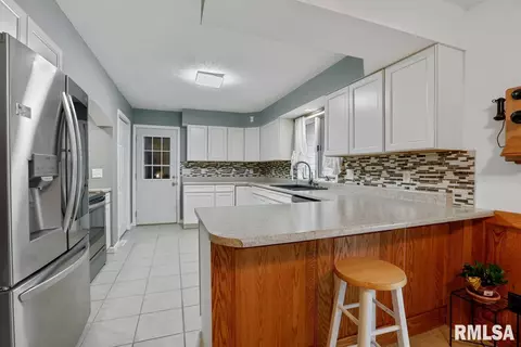 20 Columbine Ln, Springfield, IL 62712 photo 5