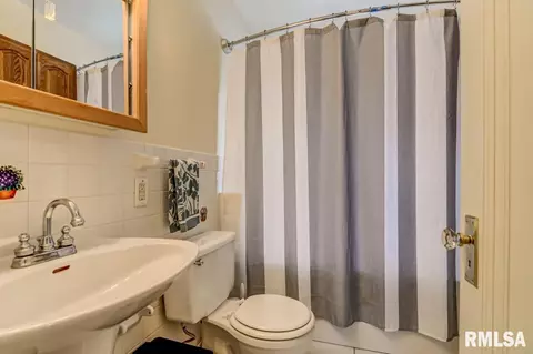 924 N Walnut St, Springfield, IL 62702 photo 24