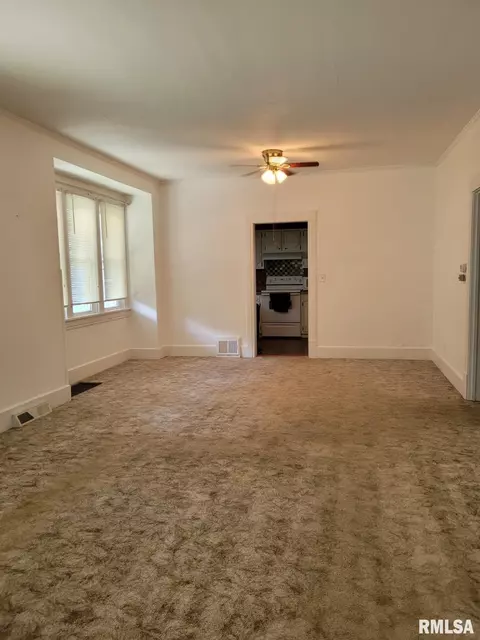 1937 S Whittier Ave, Springfield, IL 62704 photo 2