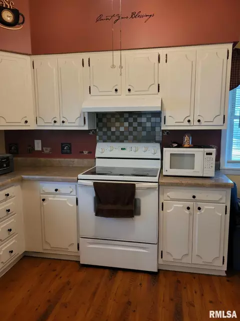 1937 S Whittier Ave, Springfield, IL 62704 photo 4