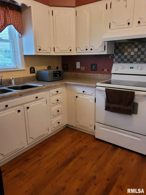 1937 S Whittier Ave, Springfield, IL 62704 photo 3