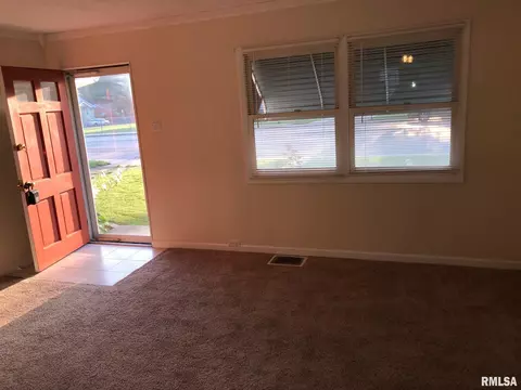 2061 N 8th St, Springfield, IL 62702 photo 8