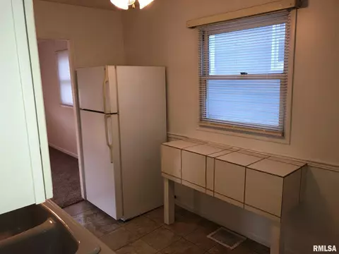 2061 N 8th St, Springfield, IL 62702 photo 12