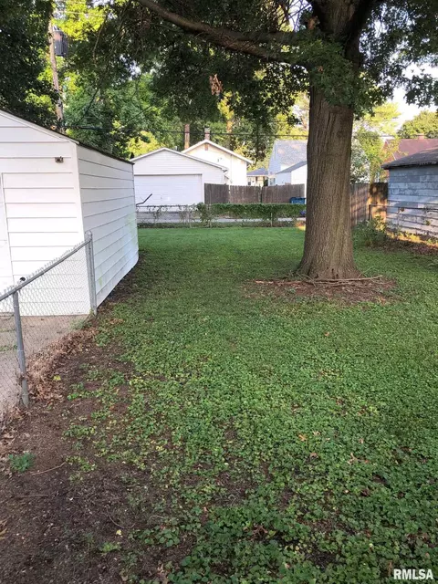 2061 N 8th St, Springfield, IL 62702 photo 24