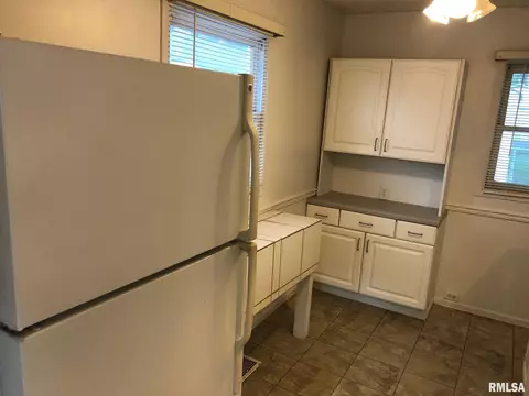2061 N 8th St, Springfield, IL 62702 photo 11