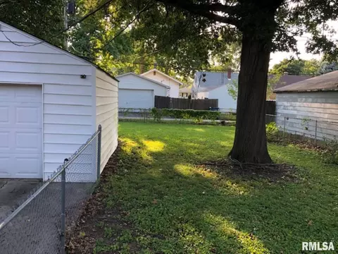 2061 N 8th St, Springfield, IL 62702 photo 20