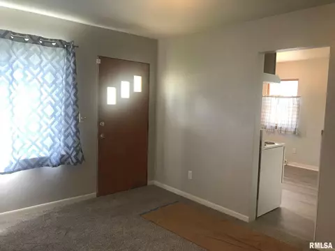 1219 E Knox Ave, Springfield, IL 62703 photo 4