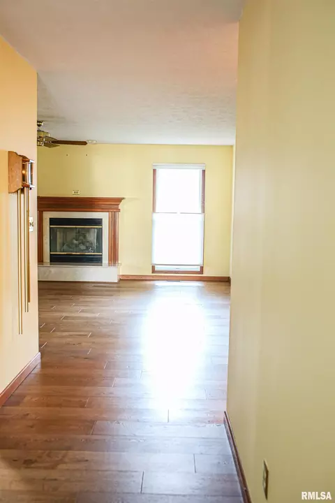 3305 Redbud Ln, Springfield, IL 62712 photo 9