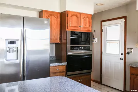 3305 Redbud Ln, Springfield, IL 62712 photo 6