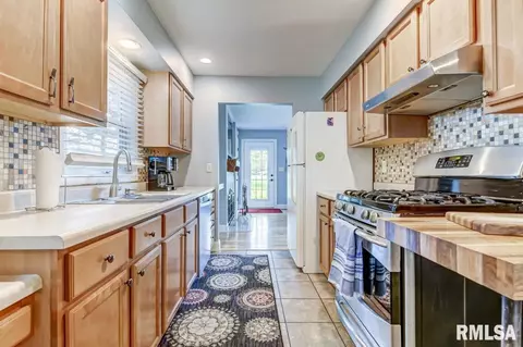 352 S Koke Mill Rd, Springfield, IL 62711 photo 14