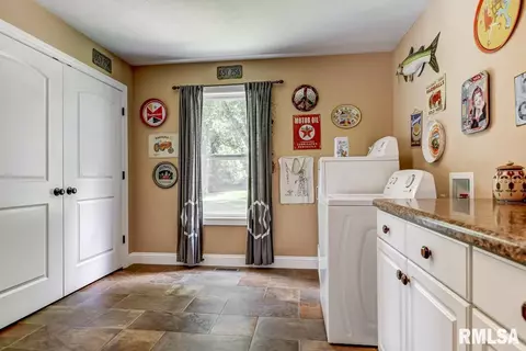 352 S Koke Mill Rd, Springfield, IL 62711 photo 37