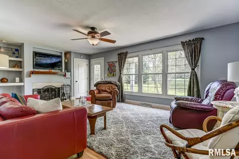 352 S Koke Mill Rd, Springfield, IL 62711 photo 8