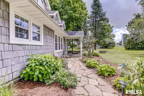 352 S Koke Mill Rd, Springfield, IL 62711 photo 2