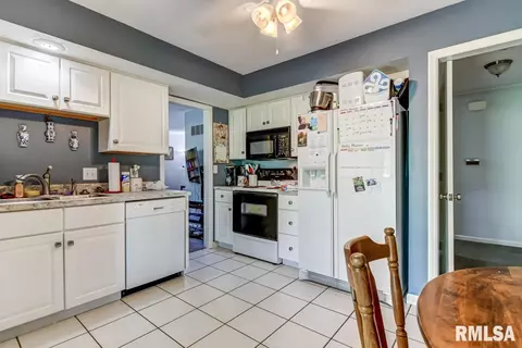 2901-2903 Interlacken Rd, Springfield, IL 62704 photo 11