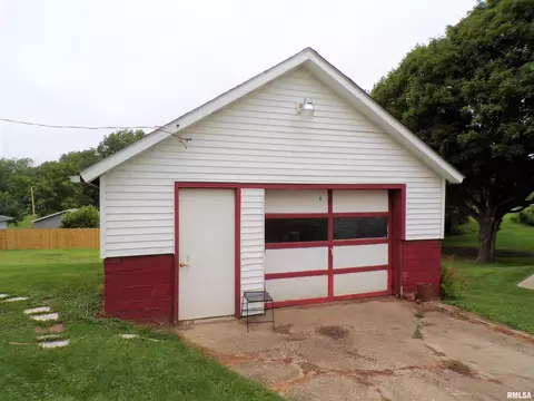 110 E Bruner St, Rio, IL 61472 photo 4