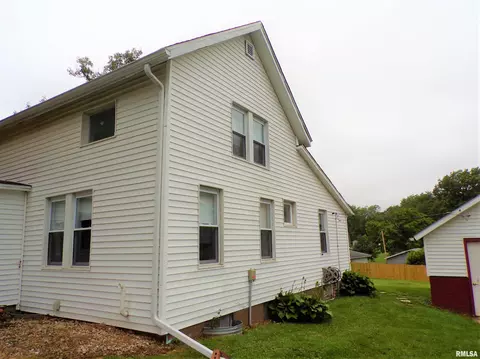 110 E Bruner St, Rio, IL 61472 photo 3