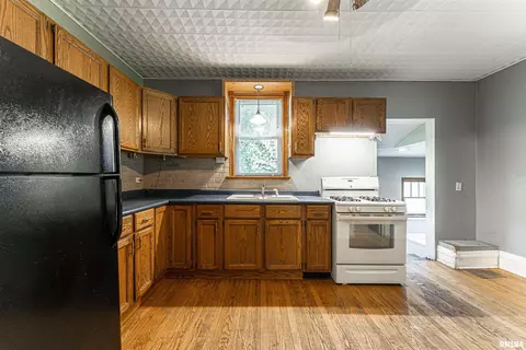 405 Lincoln St, Emden, IL 62635 photo 9