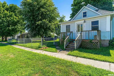 405 Lincoln St, Emden, IL 62635 photo 2
