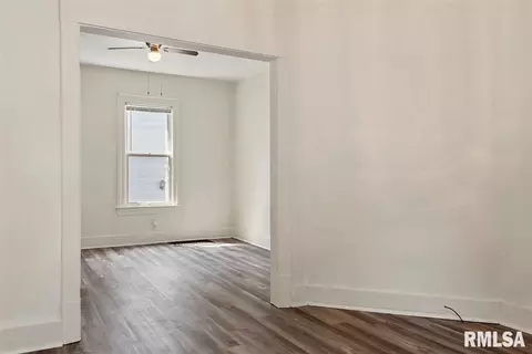 2025 S Spring St, Springfield, IL 62704 photo 6