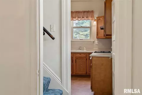 2025 S Spring St, Springfield, IL 62704 photo 7