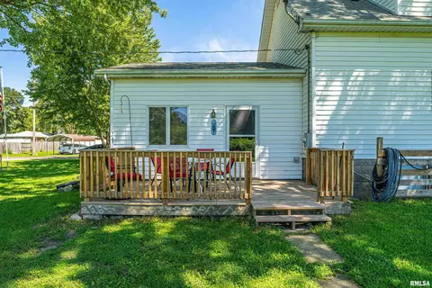 213 E Chester St, Chestnut, IL 62518 photo 19