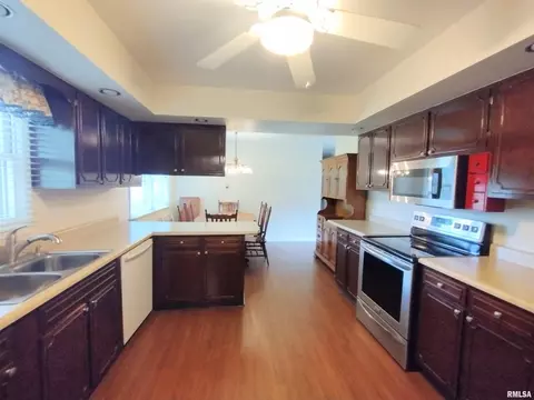 52 Sutton Pl, Springfield, IL 62703 photo 15