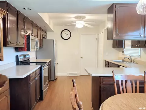 52 Sutton Pl, Springfield, IL 62703 photo 11
