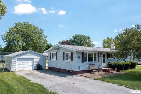 209 N Cedar St, Abingdon, IL 61410 photo 1