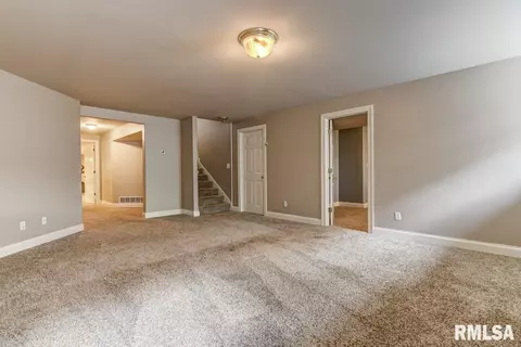 2712 Dickens Dr, Springfield, IL 62711 photo 38