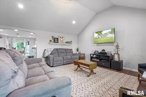209 Abbey Rd, Springfield, IL 62703 photo 5