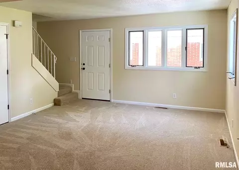 425 S Durkin Dr, Springfield, IL 62704 photo 6