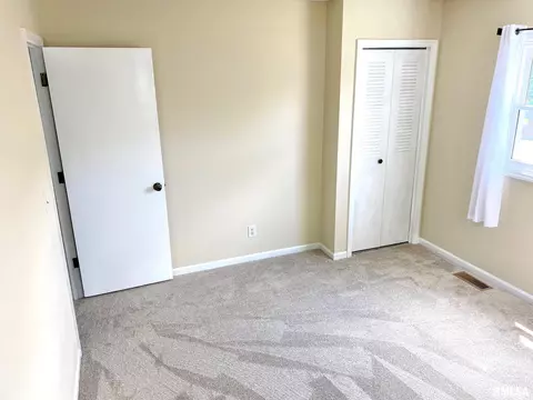 425 S Durkin Dr, Springfield, IL 62704 photo 18