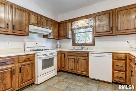 29 Wind Cave Dr, Springfield, IL 62712 photo 13