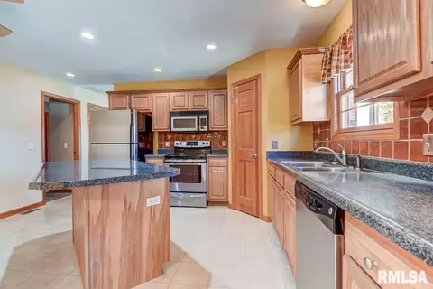 1200 Juniper Pl, Chatham, IL 62629 photo 5
