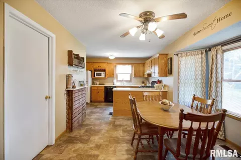 1100 Bolin Ct, Springfield, IL 62703 photo 4