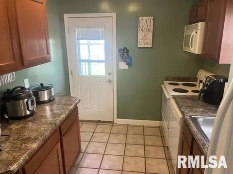 2549 S 5th St, Springfield, IL 62703 photo 7