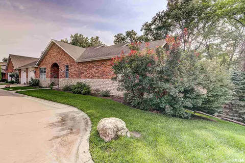 2330 Chatham Rd, Springfield, IL 62704 photo 3