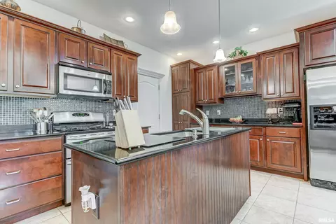 2330 Chatham Rd, Springfield, IL 62704 photo 13
