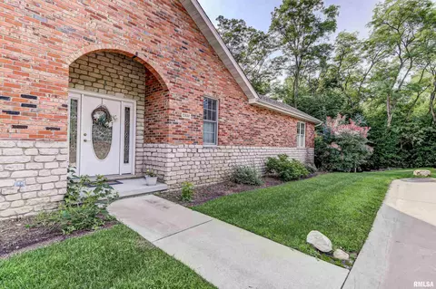 2330 Chatham Rd, Springfield, IL 62704 photo 2