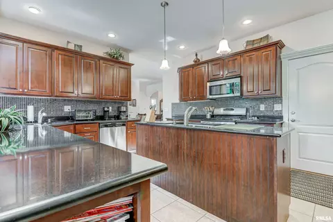 2330 Chatham Rd, Springfield, IL 62704 photo 11