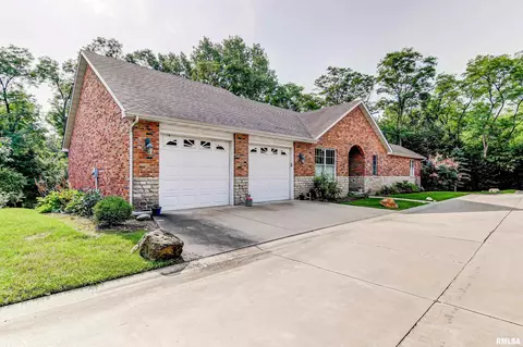 2330 Chatham Rd, Springfield, IL 62704 photo 1