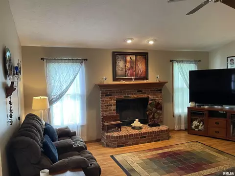 1213 Dani Ln, Springfield, IL 62712 photo 4