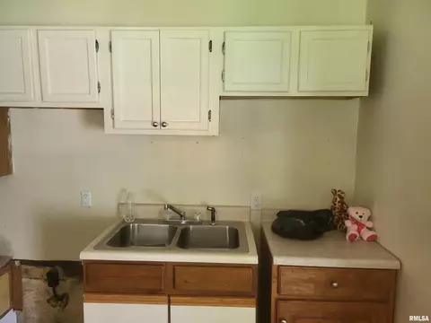 1012 S 11th St, Springfield, IL 62703 photo 6
